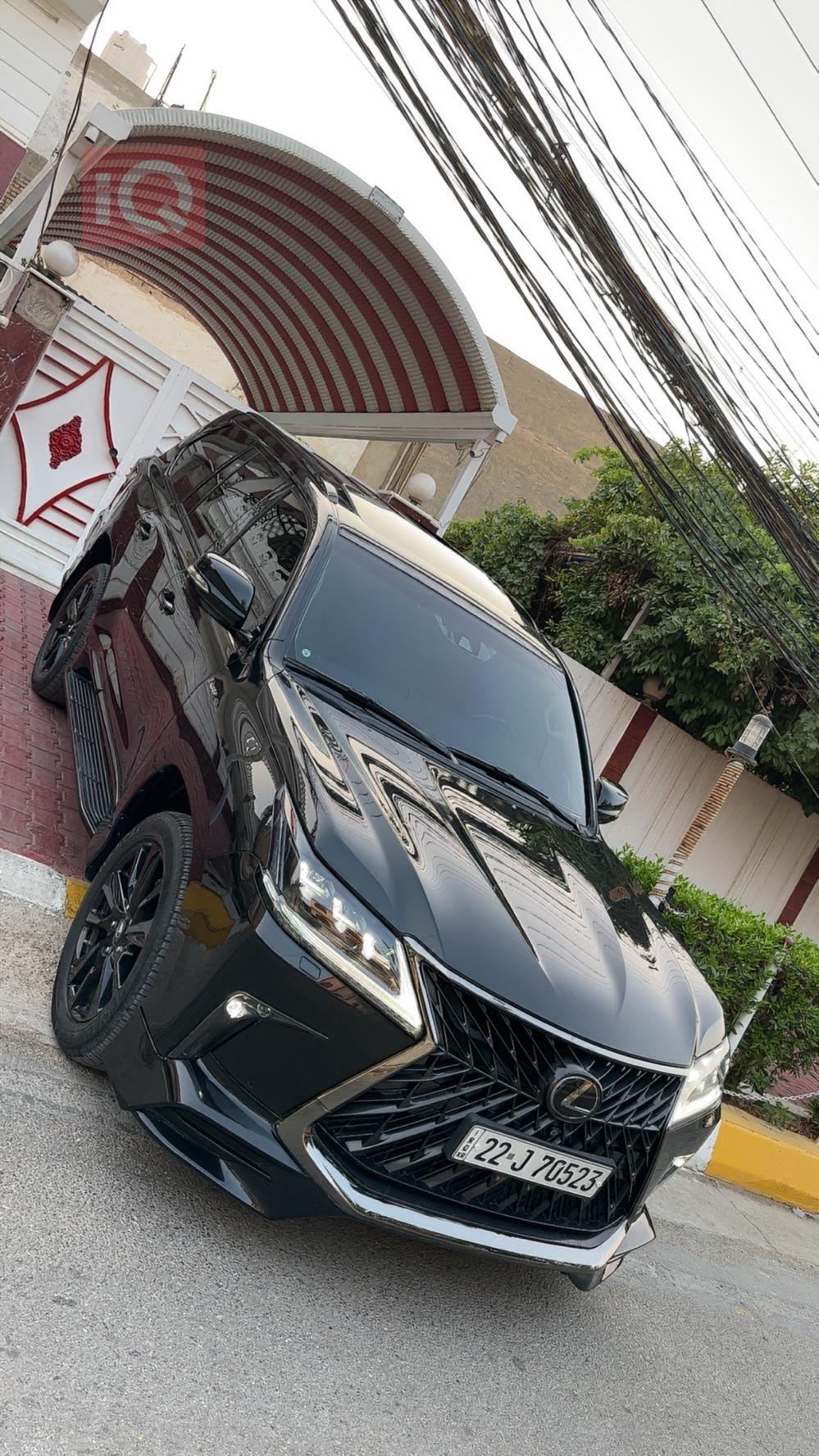 Lexus LX